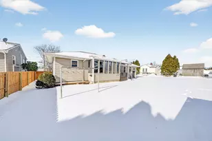 32 Watson St, New Bedford, MA 02740 - Photo 8