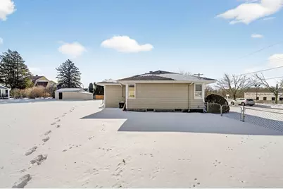 32 Watson St, New Bedford, MA 02740 - Photo 4