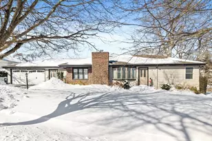 3 Didio Dr, Swampscott, MA 01907 - Photo 2