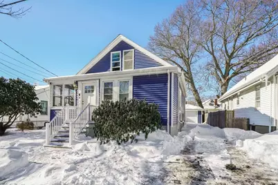 19 Utica St, Quincy, MA 02169 - Photo 2
