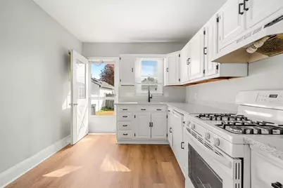 82 Cliff St, Quincy, MA 02169 - Photo 10