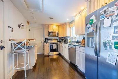 581 East 8th Street, Boston, MA 02127 - Photo 12