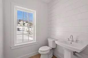 376 Elmwood Ave, Holden, MA 01520 - Photo 12