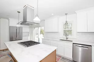 3 Pleasant St, Marion, MA 02738 - Photo 6