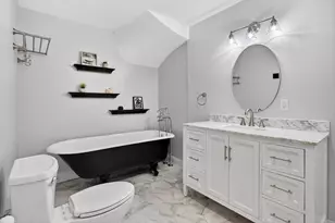 703 E 5th St, Boston, MA 02127 - Photo 6