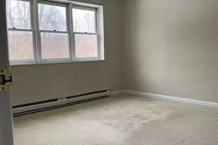 34 Maple Crest Cir, Holyoke, MA 01040 - Photo 8