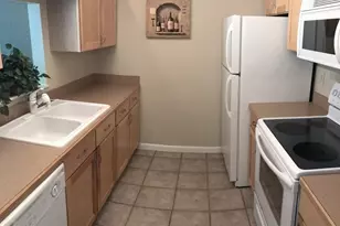 34 Maple Crest Cir, Holyoke, MA 01040 - Photo 2