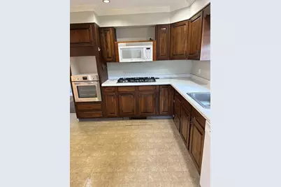 22 Roundy St #2, Beverly, MA 01915 - Photo 2