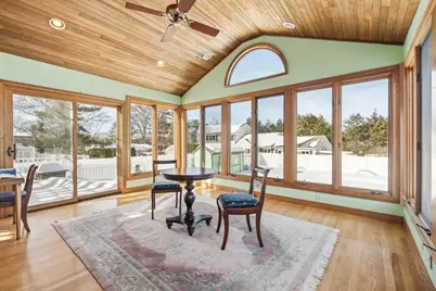 25 Juniper Ave, Wakefield, MA 01880 - Photo 4