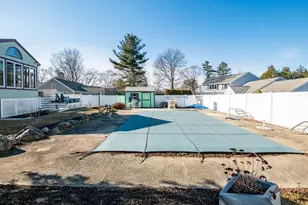 25 Juniper Ave, Wakefield, MA 01880 - Photo 24