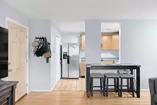 596 American Legion Hwy, Boston, MA 02131 - Photo 4