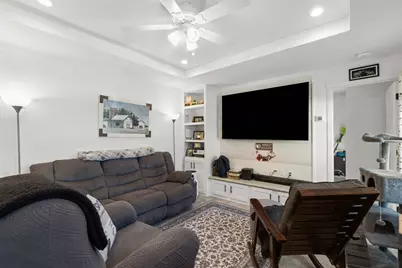 161 Newbury St #32, Peabody, MA 01960 - Photo 8