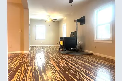 251 Union St, Northbridge, MA 01588 - Photo 8