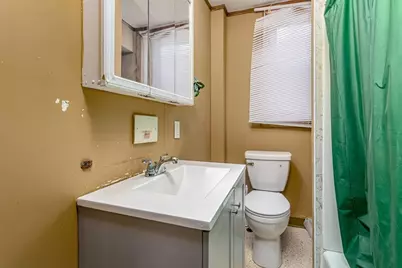 22 Hawes St, Fitchburg, MA 01420 - Photo 8