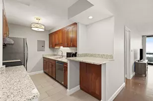 566 Commonwealth Ave, Boston, MA 02215 - Photo 4