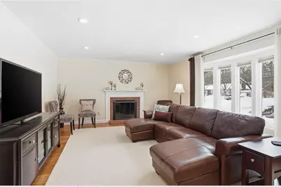 109 Westford St, Chelmsford, MA 01824 - Photo 4