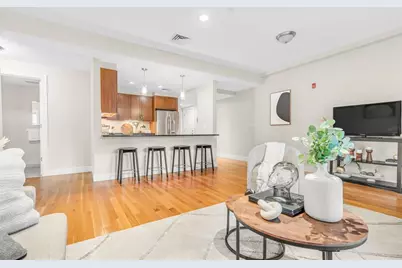 321 Hammond Pond Parkway #103, Brookline, MA 02467 - Photo 4