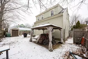 21 Manning St, Salem, MA 01970 - Photo 4