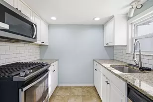 1 Sweeney Ct, Andover, MA 01810 - Photo 6