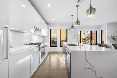 39 A St #19, Boston, MA 02127 - Photo 2