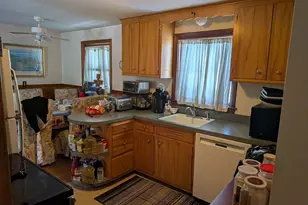 7 Walker St, Southborough, MA 01772 - Photo 4