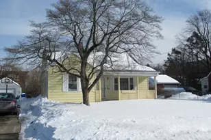 33 Connolly St, Springfield, MA 01151 - Photo 8