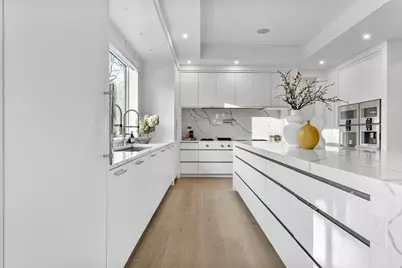 286 Country Dr, Weston, MA 02493 - Photo 4