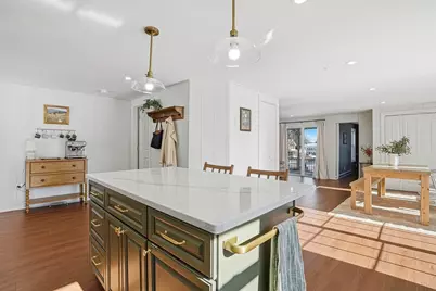 26 Maple St, Mendon, MA 01756 - Photo 12