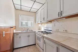 24 Leslie St, Lawrence, MA 01841 - Photo 10