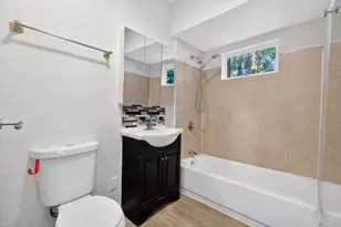 240 Montaup St, Fall River, MA 02724 - Photo 8