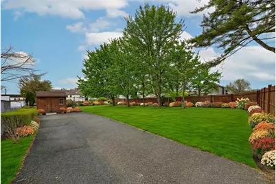 10 Longmeadow Dr, Wareham, MA 02571 - Photo 2