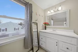 8 Flint St, Chelmsford, MA 01824 - Photo 20