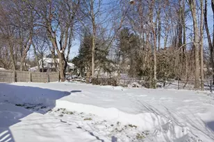 21 Austin Ave, Pittsfield, MA 01201 - Photo 28