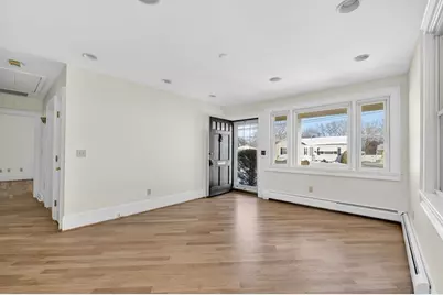 257 Lawrence St, New Bedford, MA 02745 - Photo 4