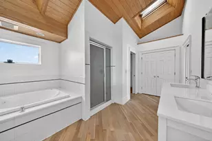 257 Lawrence St, New Bedford, MA 02745 - Photo 16