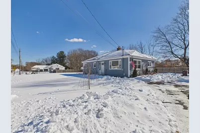 112 Lawson Ave, Acushnet, MA 02743 - Photo 4