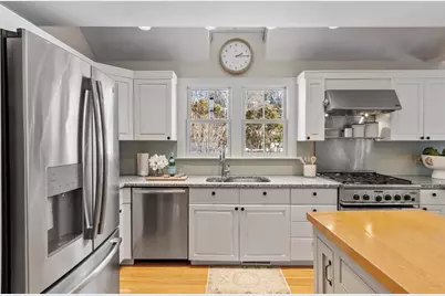 47 Bridgecourt Ln, Concord, MA 01742 - Photo 4