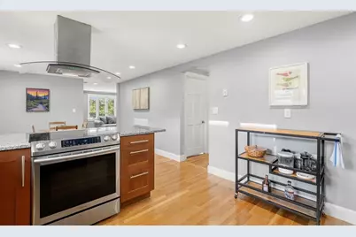 111 Fayette St #2, Watertown, MA 02472 - Photo 4