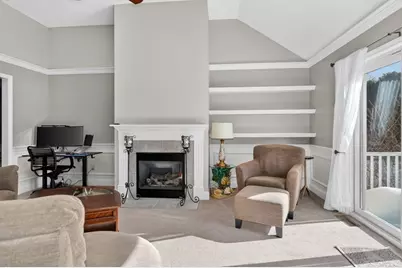 18 Jay Dr, Framingham, MA 01701 - Photo 10