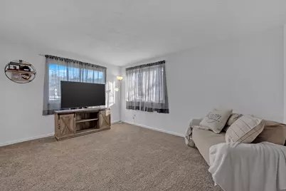 28 Southbridge Rd #308, Charlton, MA 01507 - Photo 8