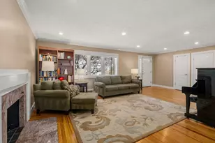 25 Mansfield Rd, Wellesley, MA 02481 - Photo 4