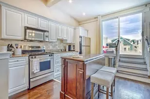 439 W Fourth St, Boston, MA 02127 - Photo 6