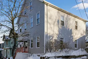 32 Franklin St, New Bedford, MA 02740 - Photo 2