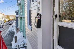 32 Franklin St, New Bedford, MA 02740 - Photo 4