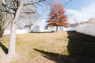 22 Amanda St, Springfield, MA 01118 - Photo 38