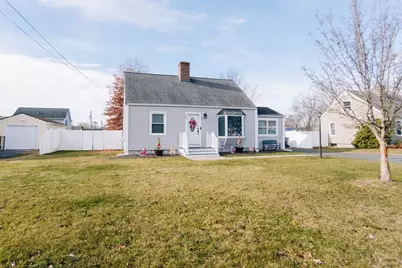 22 Amanda St, Springfield, MA 01118 - Photo 2