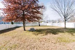 22 Amanda St, Springfield, MA 01118 - Photo 34