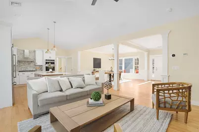 660 Pine St, Seekonk, MA 02771 - Photo 8