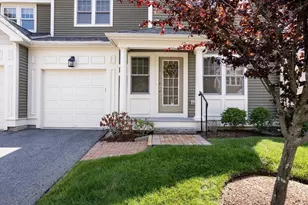 4 Lowell Dr, Hopkinton, MA 01748 - Photo 2