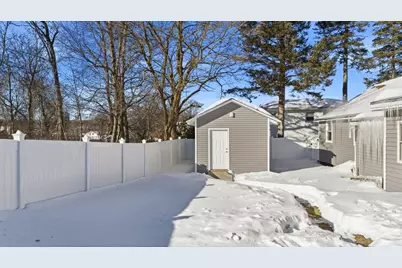 206 Burnham, Lowell, MA 01852 - Photo 2